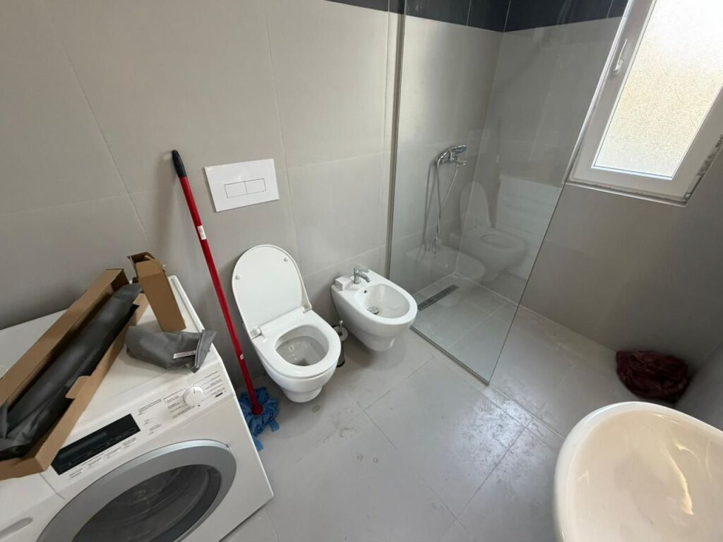 Apartament 3+1 per qira tek Green City Residence ne Astir.