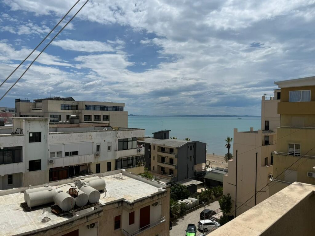 Appartamento 2+1 In Affitto vista mare + posto auto sulla Spiaggia, Durazzo