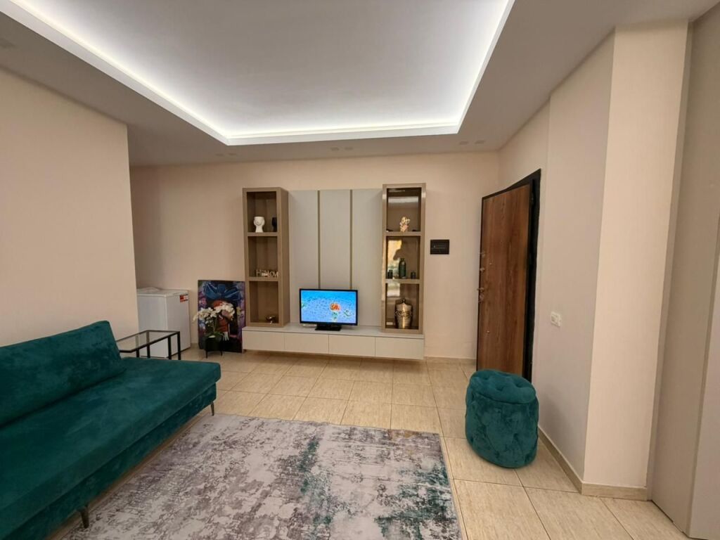 🏡 Apartment 1+1 for Rent in Shkëmbin e Kavajës – Only 50 Meters from the Sea 🌊