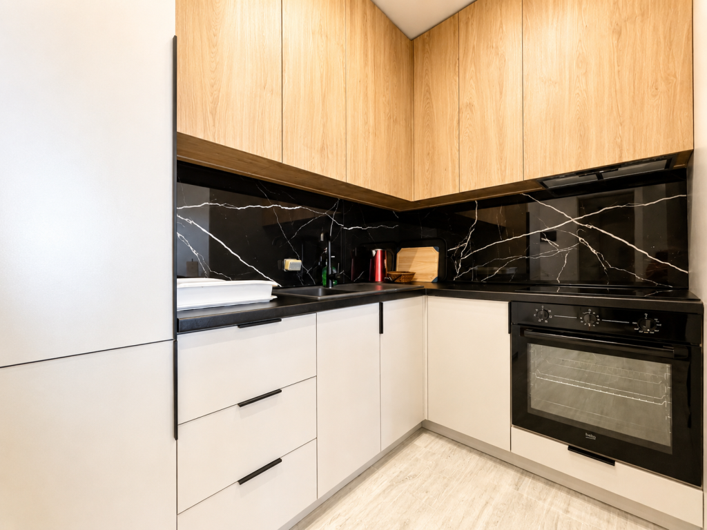 Shitet Apartament 1+1 i Mobiluar me Ballkon - Qerret, Kavaje