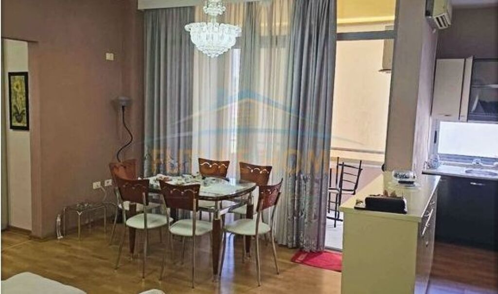 Shitet, Apartament 2+1+2, Unaza e Re