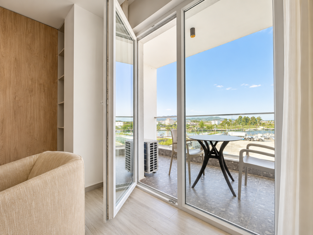 Shitet Apartament 1+1 i Mobiluar me Ballkon - Qerret, Kavaje