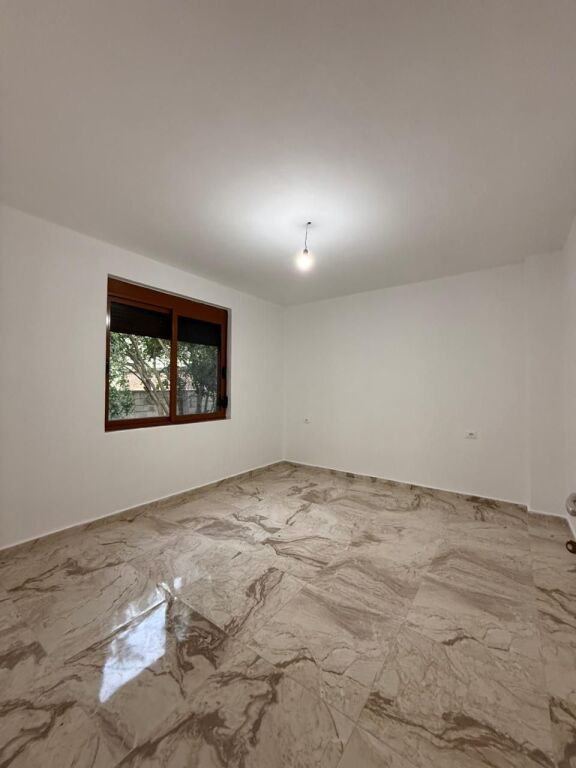Casa privata 2+1 in Affitto vicino all'Ospedale, Durrës