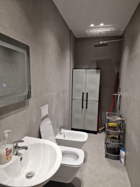 Ufficio in affitto in Via Kavaja vicino al centro di Tirana!