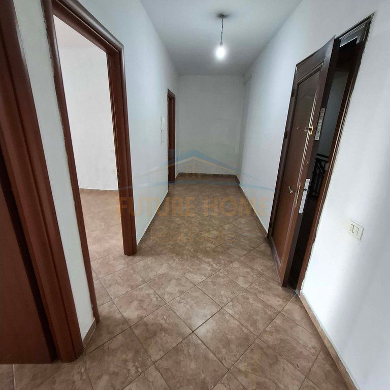 For sale, 2+1 Apartment, Çabej Buildings, Misto Mame