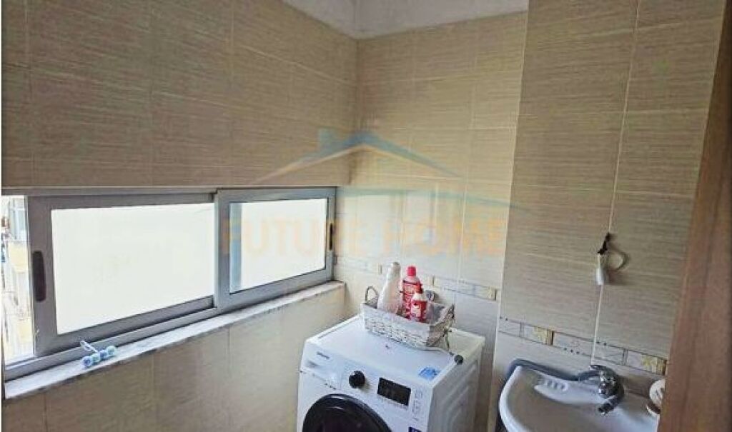Shitet, Apartament 2+1+2, Unaza e Re