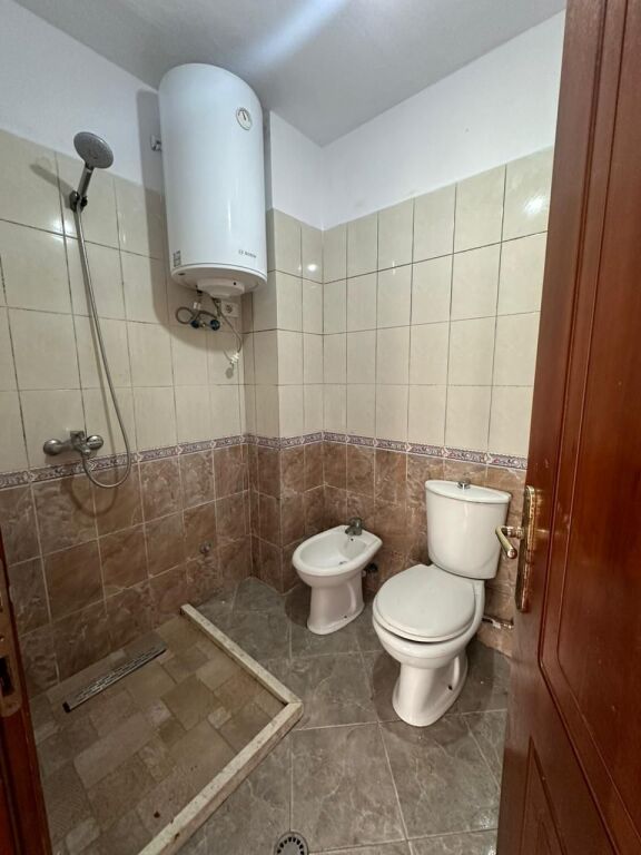 Affittasi appartamento 2+1+2 ad Astir