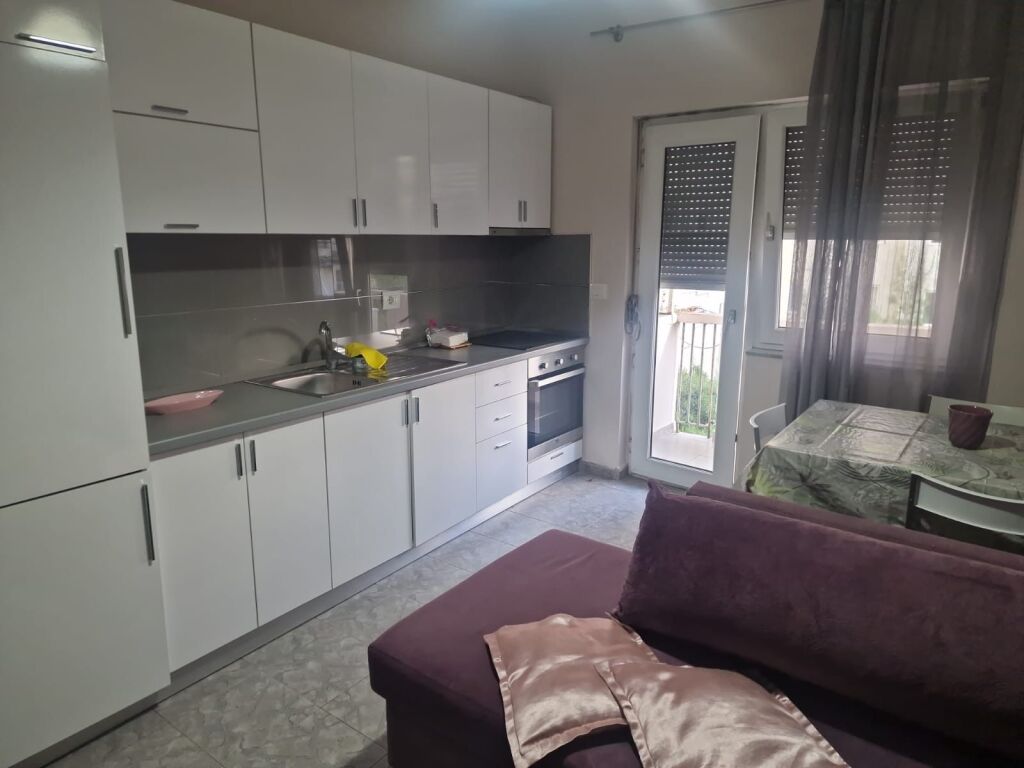 Apartment 2+1 for rent Durres Street !