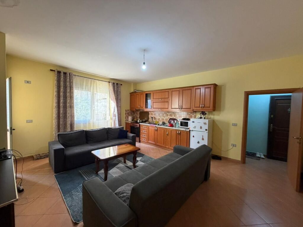 Shitet: Apartament 1+1, pranë Shkollës së Muzikës, Vlorë