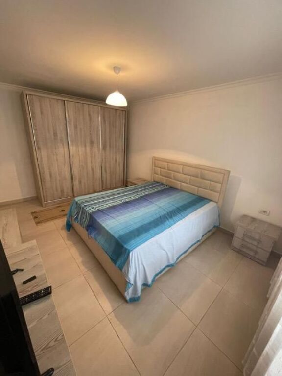 Apartament me qera 2+1 tek pediatria