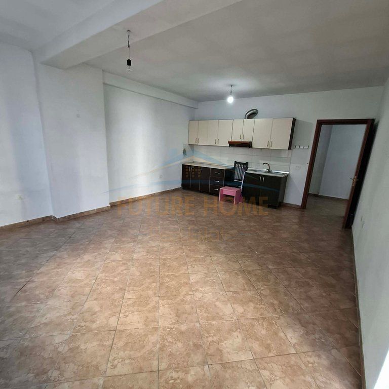 For sale, 2+1 Apartment, Çabej Buildings, Misto Mame