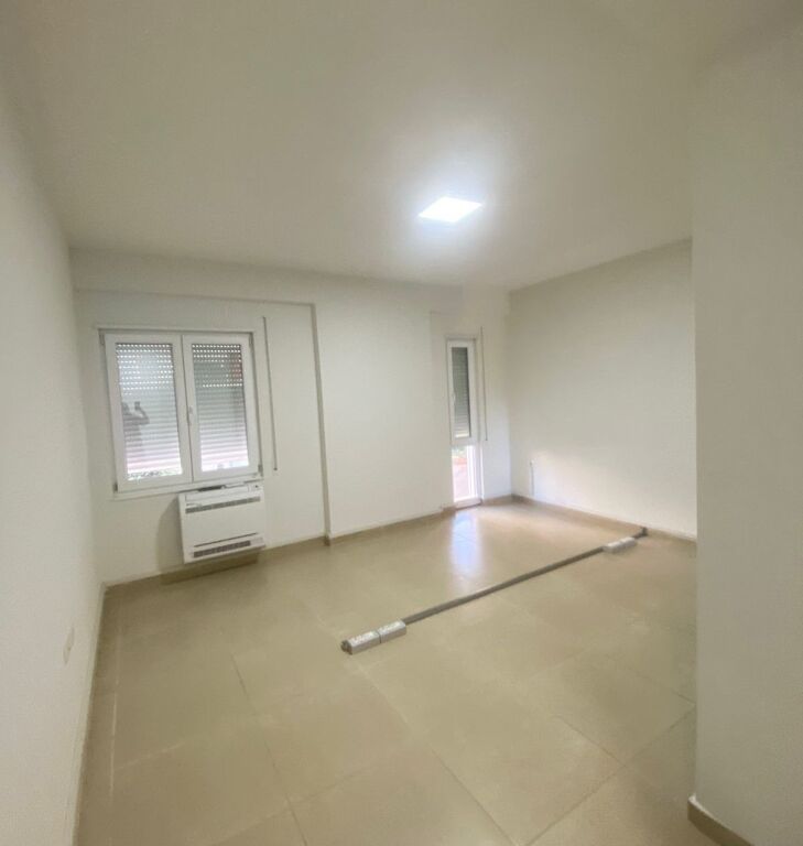 📌 Ufficio 2+1 in Affitto – Via Kosovarëve