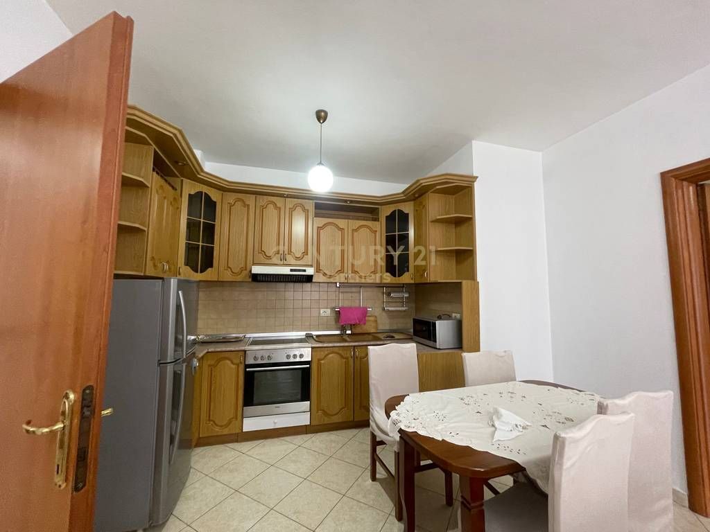 AFFITTASI APPARTAMENTO 3+1+2 Via Panorama - Vicino Don Bosko 700 €