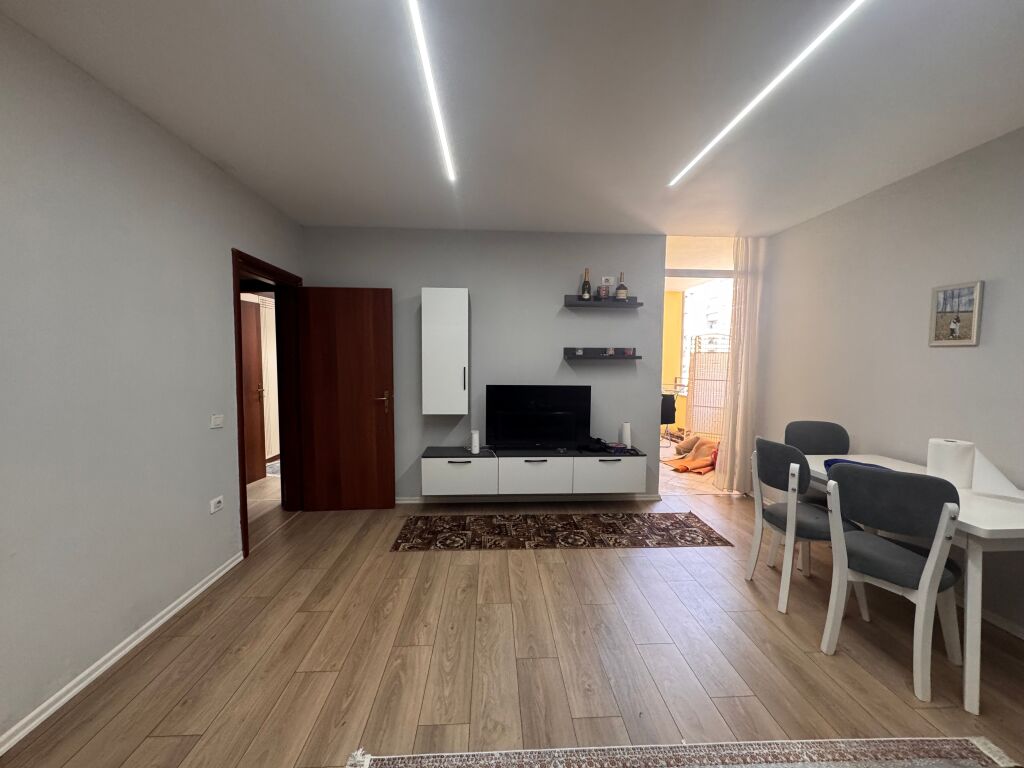 Shitet apartament 1+1 Astir , Bar Artisti