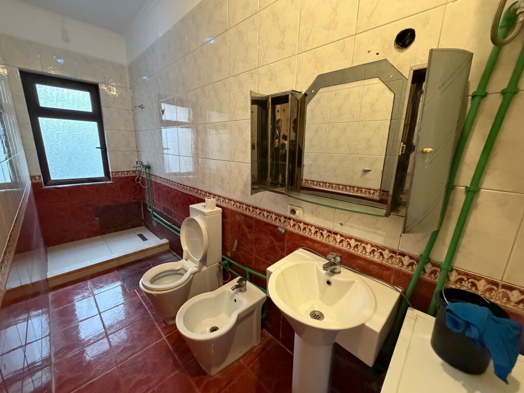 Studio apartment for rent  300 thousand lek opposite Deliorgji