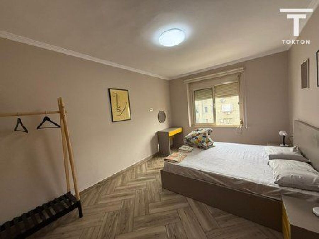 SHITET, APARTAMENT 1+1, RRUGA: "21 DHJETORI", TIRANË