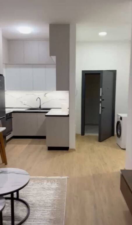 Qera | Apartament 2 + 1+ 2 | Rruga 5 Maji | 600 €/muaj