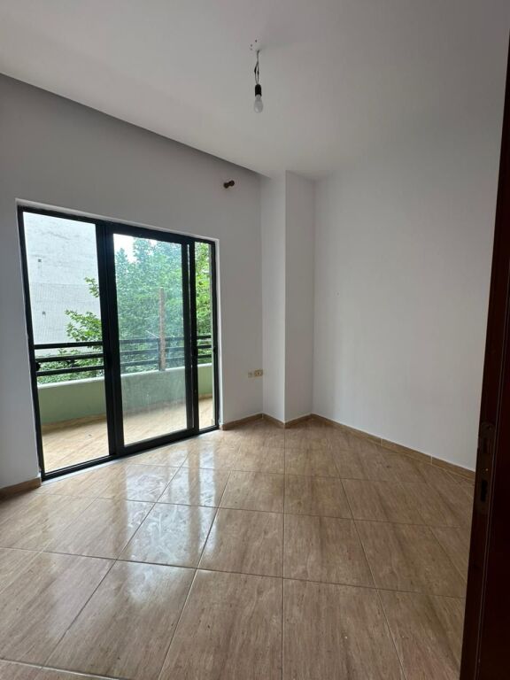Affittasi appartamento 2+1+2 ad Astir