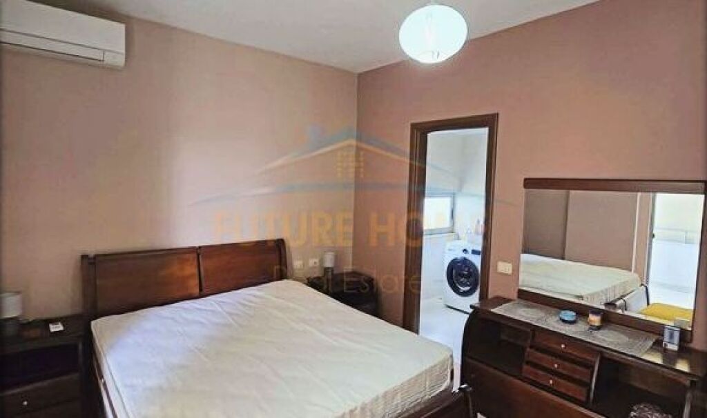 Shitet, Apartament 2+1+2, Unaza e Re