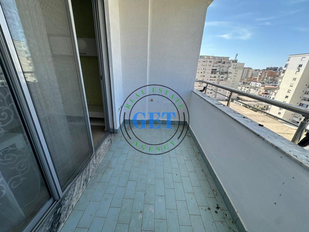 Vendesi in vendita Appartamento 2+1+2, Presso l'ex URT, Durazzo