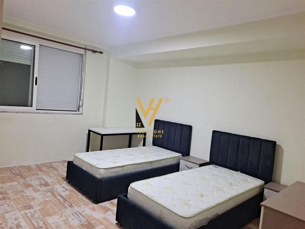 JEPET APARTAMENT 2+1+BLK ME QERA TEK ISH RESTORANT DURRESI 55.000 LEKE