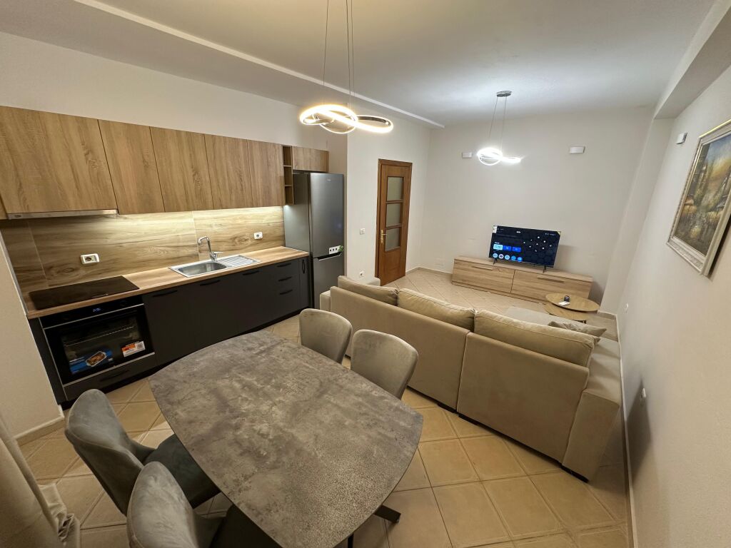 🏡 Shitet Apartament 2+1 – Don Bosko, Tiranë(bujtina e gjelit)