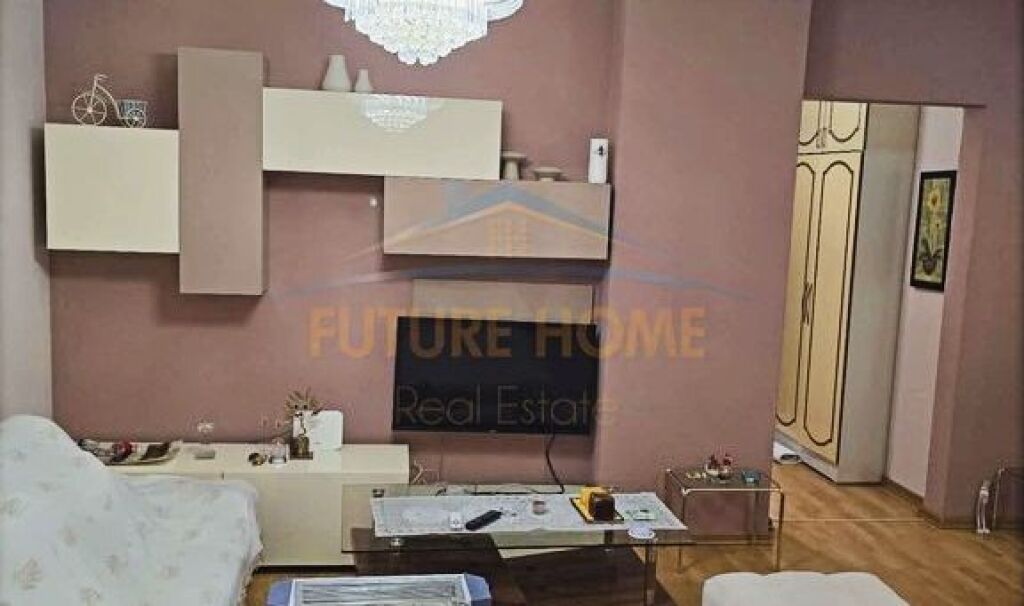 Shitet, Apartament 2+1+2, Unaza e Re