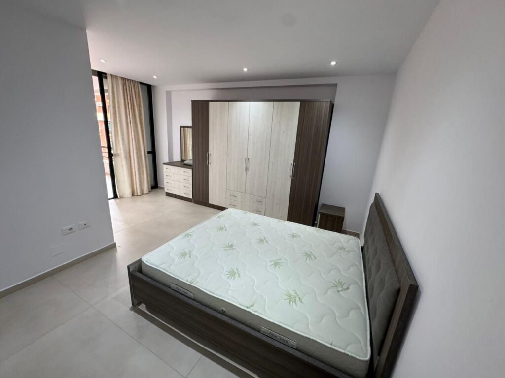 🏡 Appartamento 2+1+2 in affitto 📍 21 Dhjetori, vicino al supermercato Joena 💶 Prezzo: 850 euro/mese