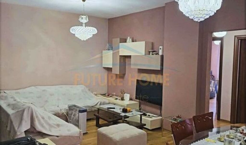 Shitet, Apartament 2+1+2, Unaza e Re