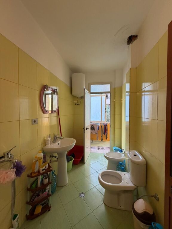 Shitet: Apartament 1+1, pranë Shkollës së Muzikës, Vlorë