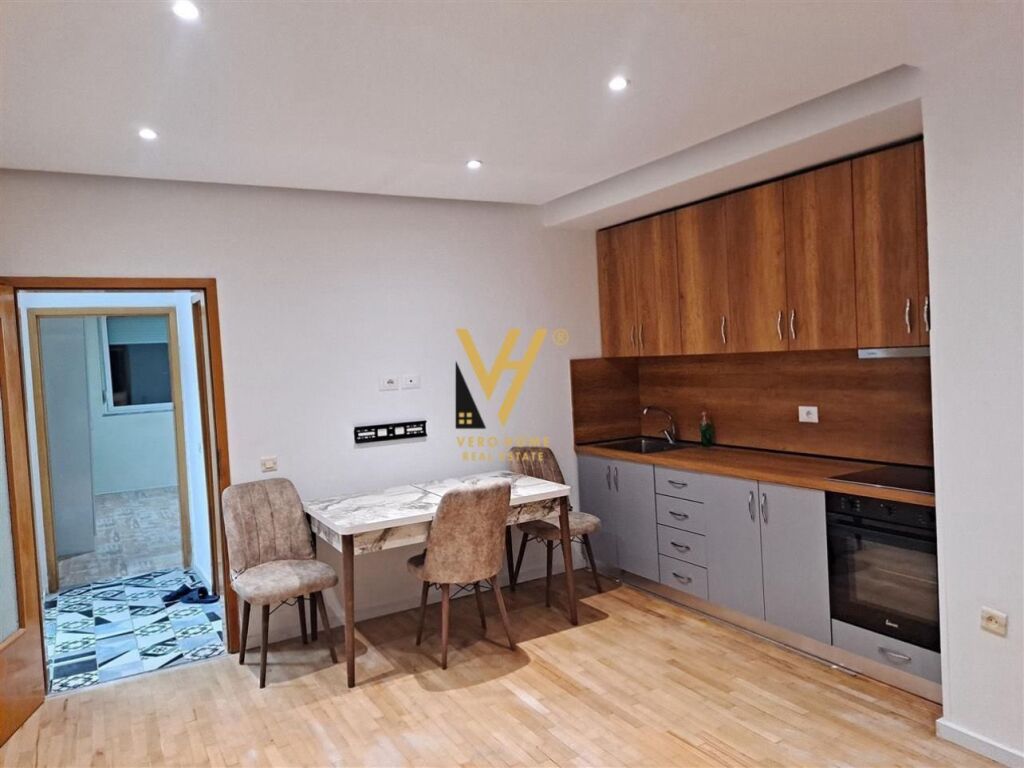 JEPET APARTAMENT 2+1+BLK ME QERA TEK ISH RESTORANT DURRESI 55.000 LEKE