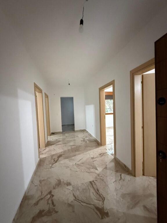 Casa privata 2+1 in Affitto vicino all'Ospedale, Durrës