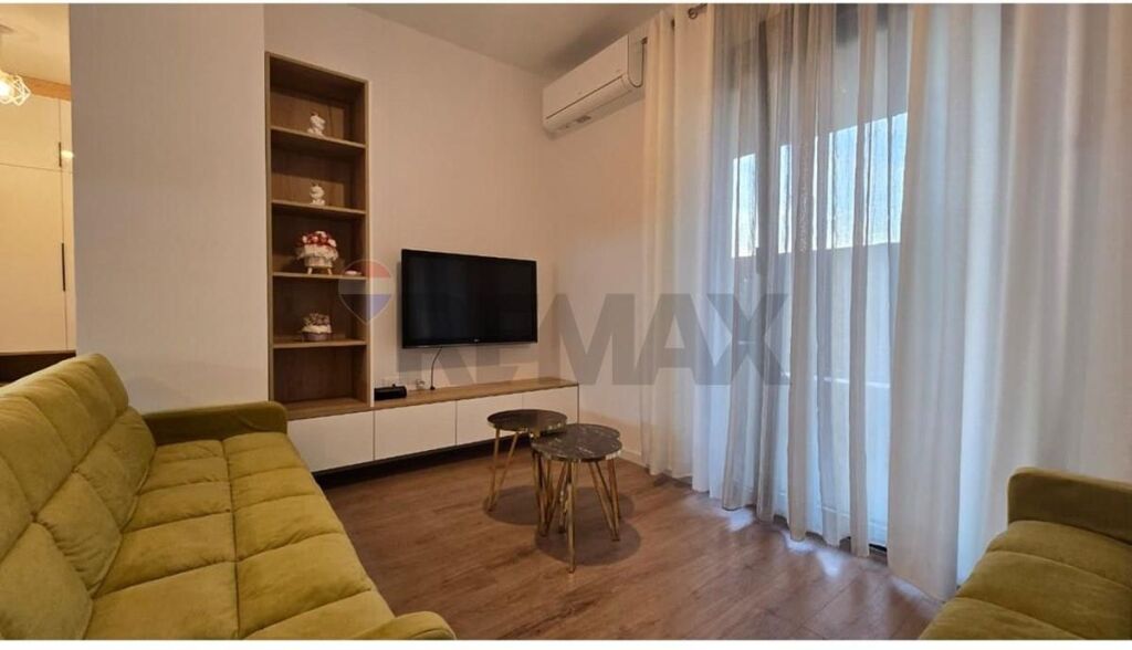 Apartament 1+1 per qira te rruga 5 Maj!