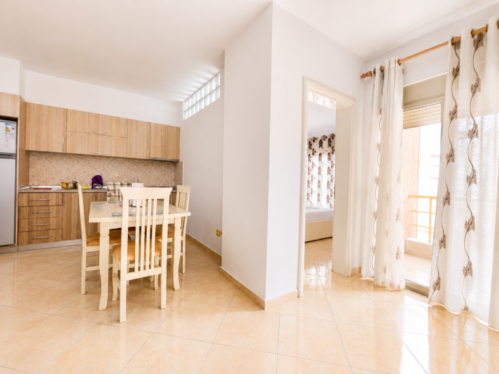Shitet Apartament 1+1 me qira, i mobiluar plotësisht