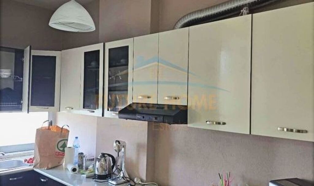 Shitet, Apartament 2+1+2, Unaza e Re