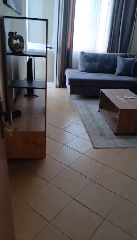 Appartamento in Affitto a Shkëmbi i Kavajës 1+1