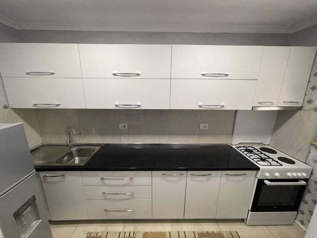 Apartament me qera 2+1 tek pediatria