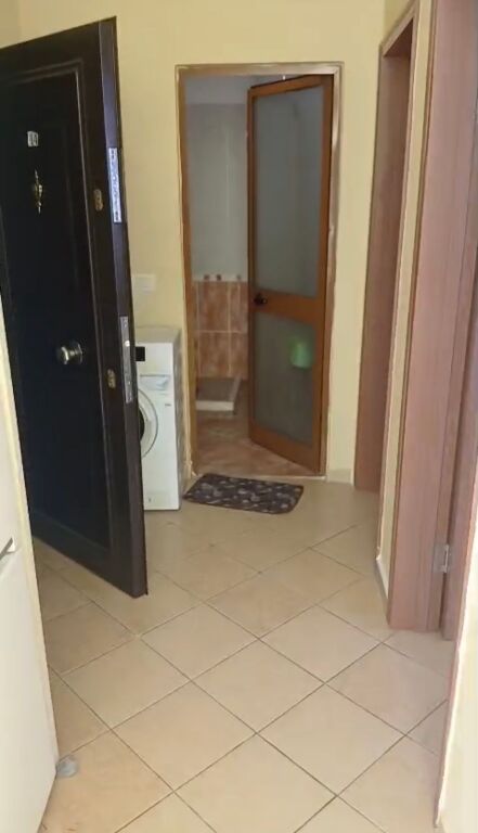 Appartamento in Affitto a Shkëmbi i Kavajës 1+1