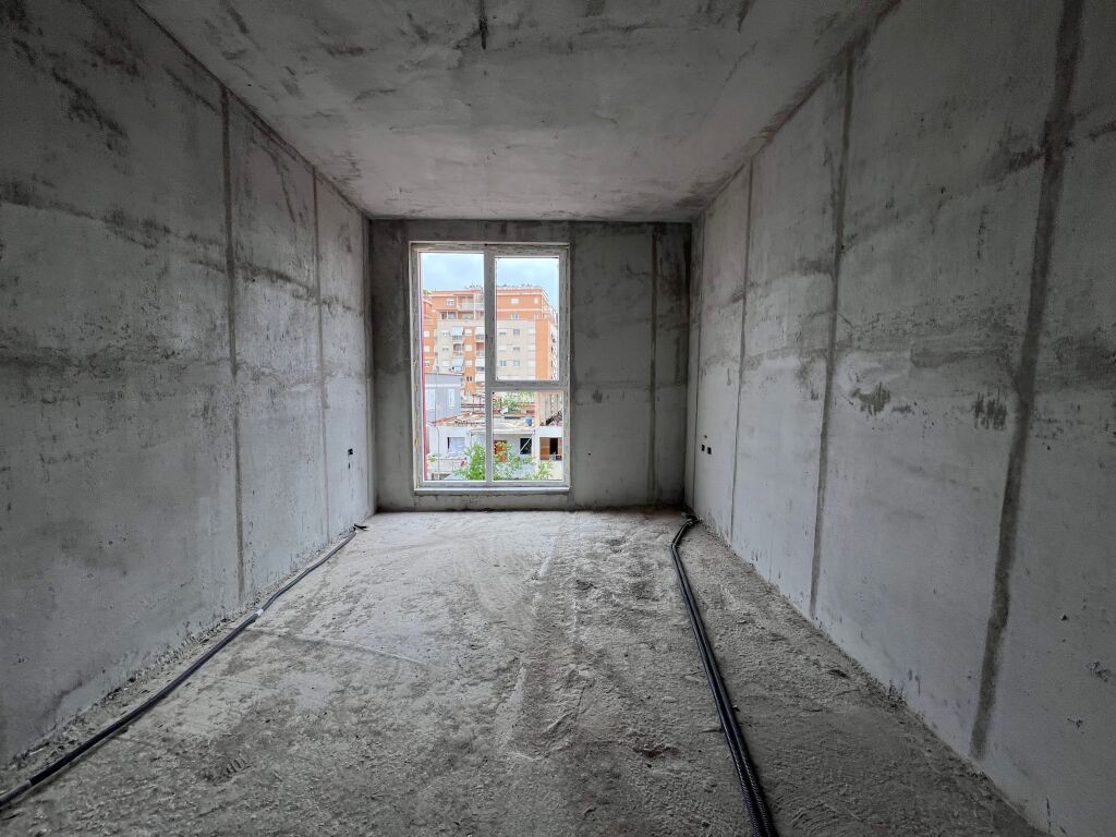 Shitet apartament 2+1+2 Rruga Egnatia , Tirane