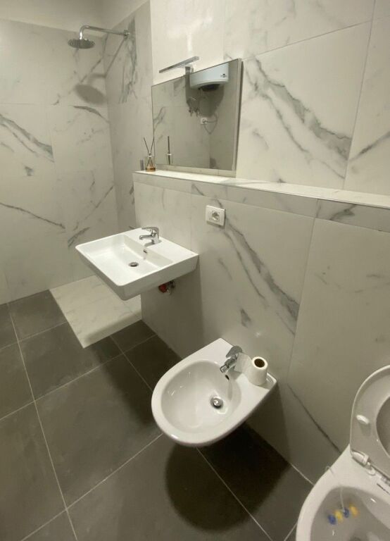 📌 Ufficio 2+1 in Affitto – Via Kosovarëve