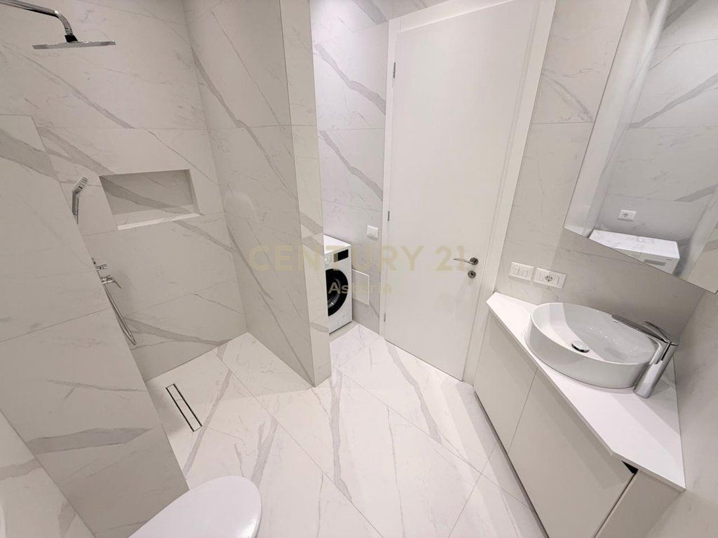 PREMIUM APARTMENT FOR RENT 2+1+2+PARKING SPOT AT "KOMPLEKSI DELIJORGJI" 1,600 € /Month