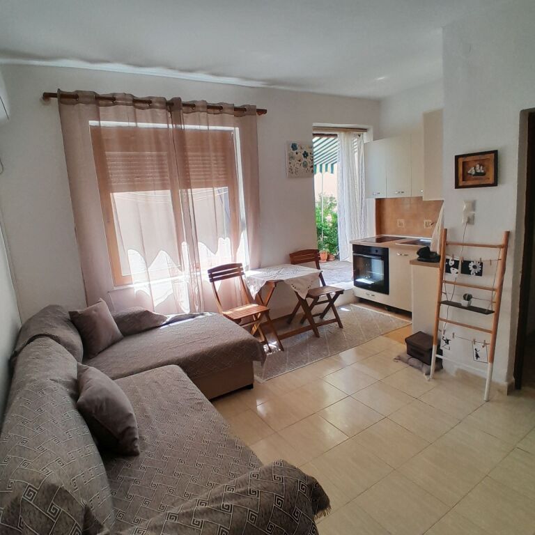 For rent by owner without agency commission Apt 1+1+Annex+Balcony Floor 2, 42,000 ALL