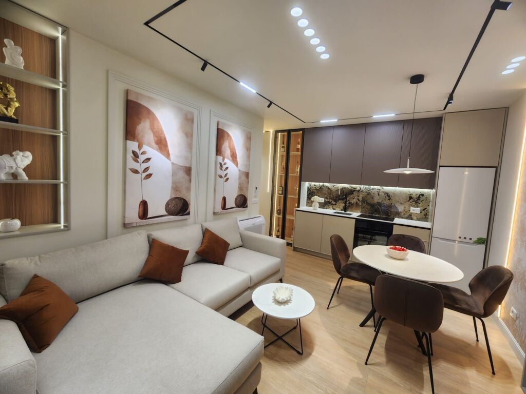 Shitet Apartament 1+1 ne Plazh