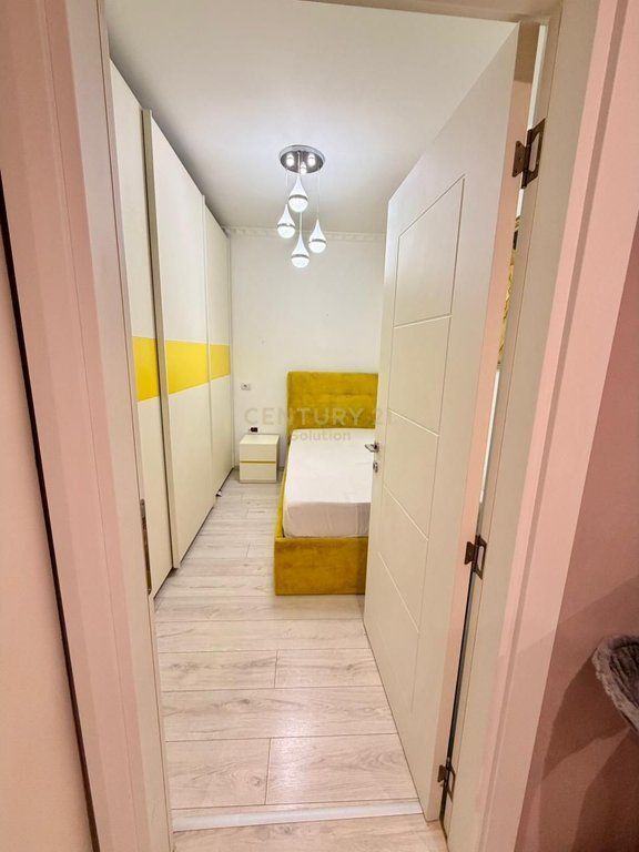 Apartament 2+1+2 per shitje tek Komuna e Parisit