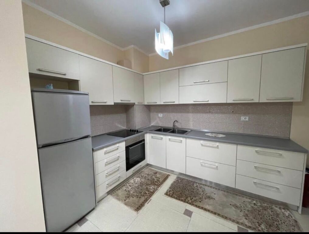 Shitet super apartament 1+1 tek blloku ne plepa