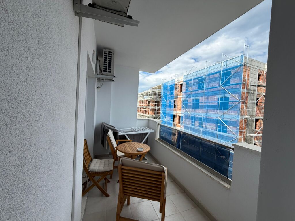 Shitet Apartament 1+1 ne Golem !