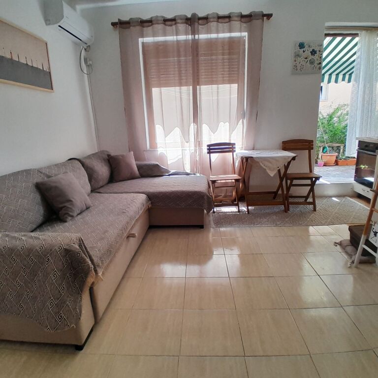 For rent by owner without agency commission Apt 1+1+Annex+Balcony Floor 2, 42,000 ALL