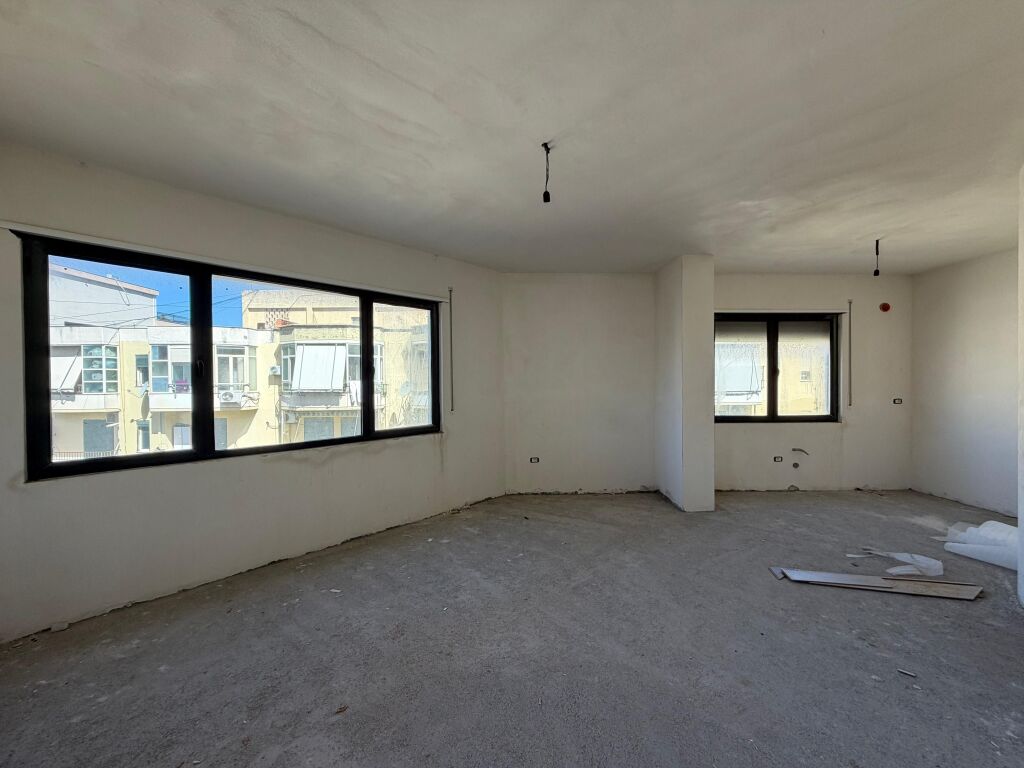 Apartament 1+1 ne shitje Vlore , Bulevardi Vlore-Skele
