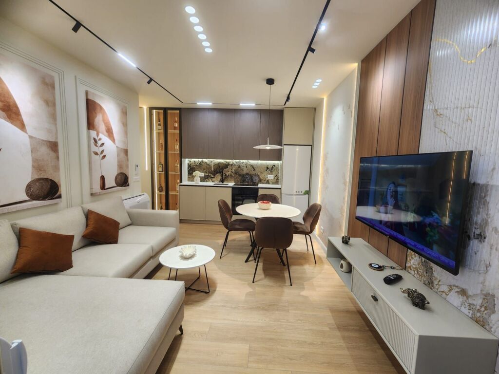 Shitet Apartament 1+1 ne Plazh