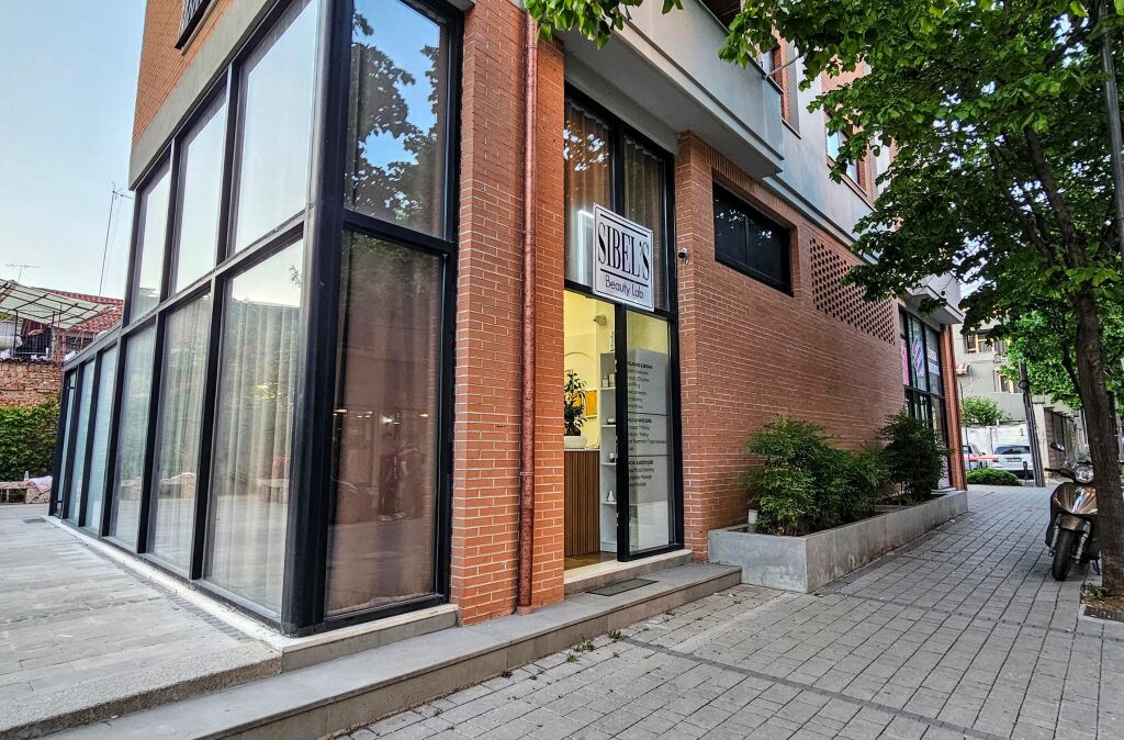 Business premises for sale by the road